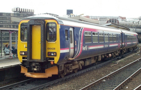 156428 at Manchester Piccadilly, 17-Apr-04